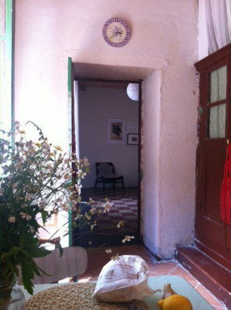 Köket in mot vardagsrummet